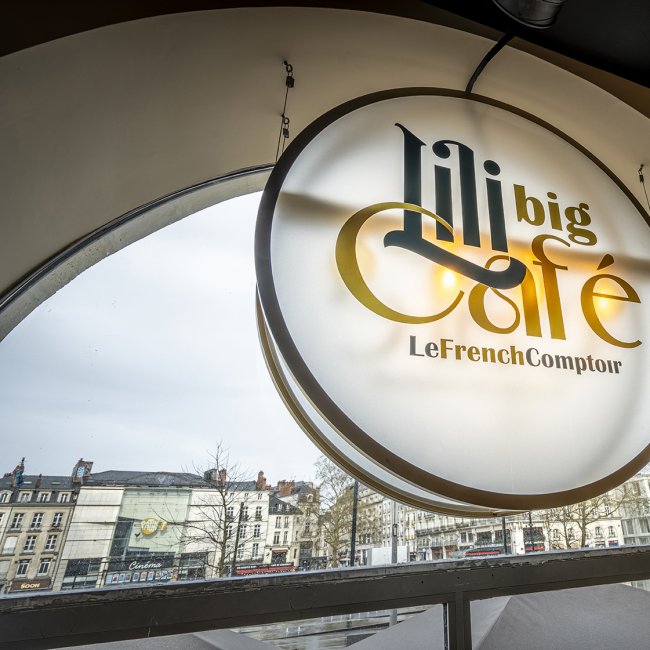 Lili Big Café